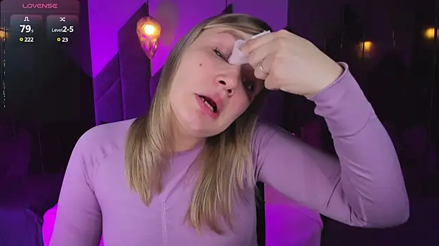 Snapshot of BellaDreamy chatting on 03-07-25, 01:51 BellaDreamy online show from 03-07-25, 01:51