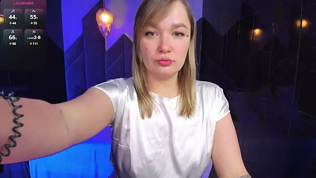 Snapshot of BellaDreamy chatting on 03-17-25, 08:09 BellaDreamy online show from 03-17-25, 08:09