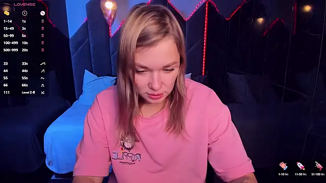 Snapshot of BellaDreamy chatting on 09-30-25, 05:34 BellaDreamy online show from 09-30-25, 05:34