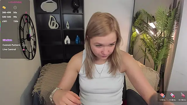 Snapshot of BellaDreamy chatting on 11-05-25, 09:09 BellaDreamy online show from 11-05-25, 09:09