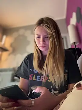 Snapshot of AnastasiaAniess chatting on 01-09-26, 08:17 AnastasiaAniess online show from 01-09-26, 08:17