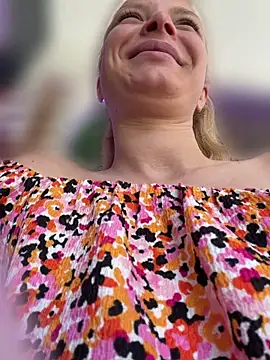 Snapshot of AnastasiaAniess chatting on 04-24-26, 01:24 AnastasiaAniess online show from 04-24-26, 01:24