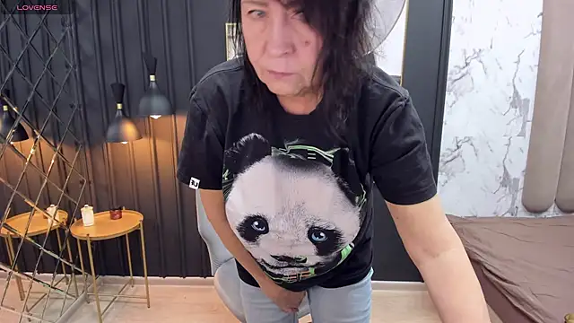 Snapshot of LindaPassionate chatting on 12-17-24, 05:29 LindaPassionate online show from 12-17-24, 05:29