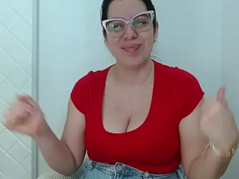 Snapshot of ashlymoon chatting on 06-25-26, 12:21 ashlymoon online show from 06-25-26, 12:21