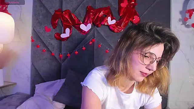 Snapshot of JaneGraceful chatting on 02-14-25, 09:03 JaneGraceful online show from 02-14-25, 09:03