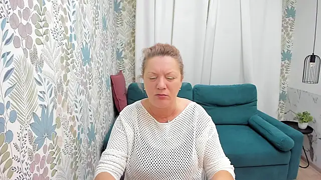 Snapshot of LeaPure chatting on 12-08-24, 05:18 LeaPure online show from 12-08-24, 05:18