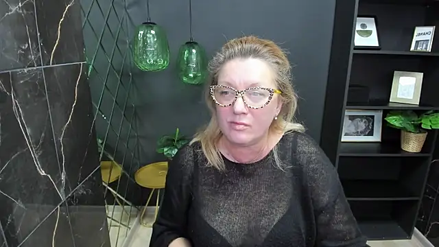 Snapshot of LeaPure chatting on 03-01-25, 11:17 LeaPure online show from 03-01-25, 11:17