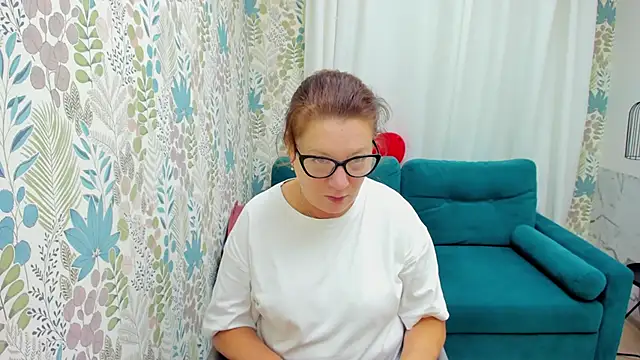 Snapshot of LeaPure chatting on 09-21-25, 05:09 LeaPure online show from 09-21-25, 05:09