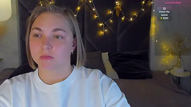 Snapshot of TataArdent chatting on 01-16-25, 11:16 TataArdent online show from 01-16-25, 11:16