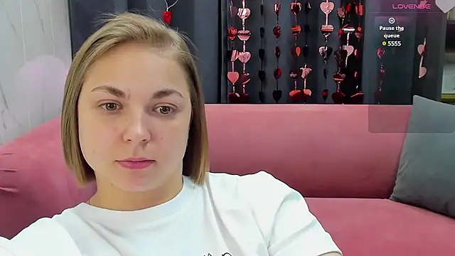 Snapshot of TataArdent chatting on 02-14-25, 11:31 TataArdent online show from 02-14-25, 11:31