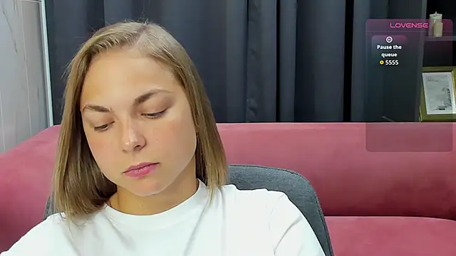 Snapshot of TataArdent chatting on 10-24-25, 08:27 TataArdent online show from 10-24-25, 08:27