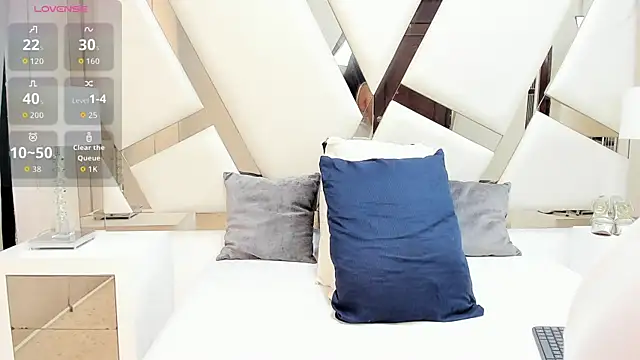 MilfVictoria online show from 10-11-25, 11:58