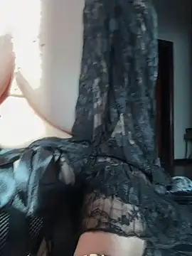 Snapshot of Wet-Pussycat chatting on 01-22-25, 02:35 Wet-Pussycat online show from 01-22-25, 02:35