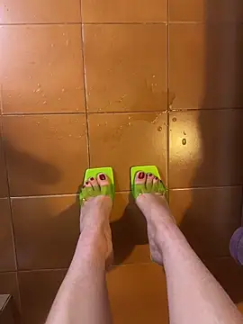 Snapshot of Wet-Pussycat chatting on 02-13-25, 03:03 Wet-Pussycat online show from 02-13-25, 03:03