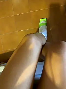 Snapshot of Wet-Pussycat chatting on 11-13-25, 06:07 Wet-Pussycat online show from 11-13-25, 06:07