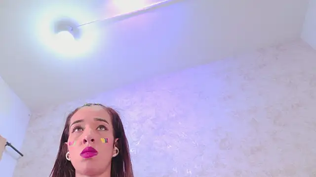 Snapshot of cristinapuerta_ chatting on 06-27-26, 11:37 cristinapuerta online show from 06-27-26, 11:37