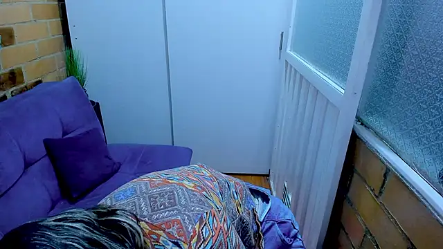 Snapshot of Penelope47 chatting on 03-04-25, 10:05 Penelope47 online show from 03-04-25, 10:05