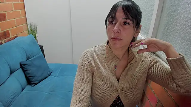 Snapshot of Penelope47 chatting on 09-23-25, 06:33 Penelope47 online show from 09-23-25, 06:33