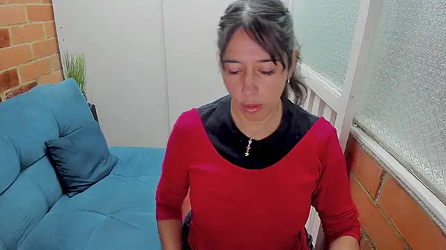 Snapshot of Penelope47 chatting on 10-01-25, 06:14 Penelope47 online show from 10-01-25, 06:14