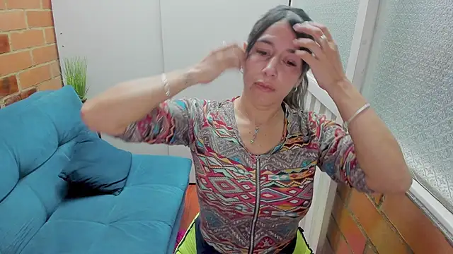 Snapshot of Penelope47 chatting on 10-28-25, 06:54 Penelope47 online show from 10-28-25, 06:54