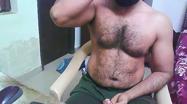 Snapshot of Vbestshow chatting on 02-20-25, 11:31 Vbestshow online show from 02-20-25, 11:31