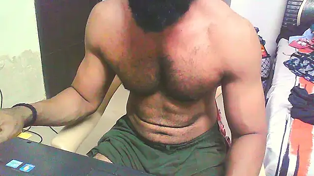 Snapshot of Vbestshow chatting on 09-27-25, 03:06 Vbestshow online show from 09-27-25, 03:06