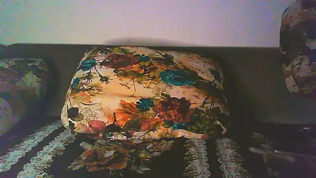 Snapshot of Vbestshow chatting on 09-28-25, 10:48 Vbestshow online show from 09-28-25, 10:48