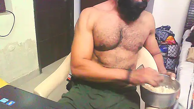 Snapshot of Vbestshow chatting on 09-30-25, 12:43 Vbestshow online show from 09-30-25, 12:43