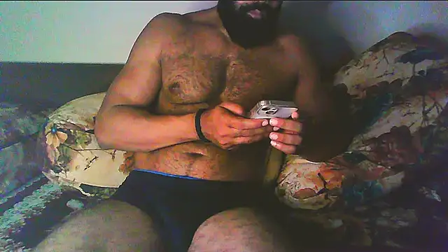 Snapshot of Vbestshow chatting on 10-23-25, 11:24 Vbestshow online show from 10-23-25, 11:24