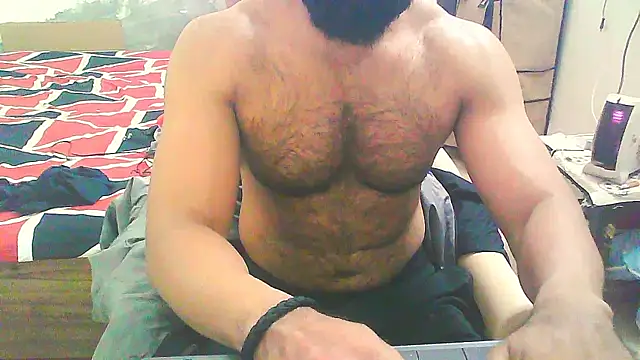 Snapshot of Vbestshow chatting on 11-26-25, 12:06 Vbestshow online show from 11-26-25, 12:06