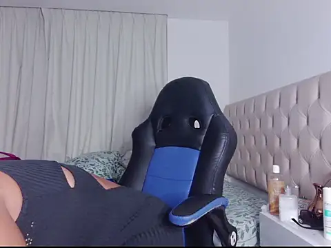 Snapshot of ms_freyax chatting on 03-12-25, 04:08 ms freyax online show from 03-12-25, 04:08