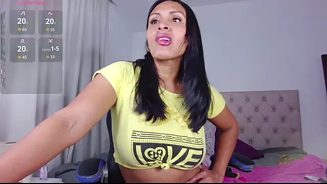 Snapshot of ms_freyax chatting on 09-19-25, 04:03 ms freyax online show from 09-19-25, 04:03