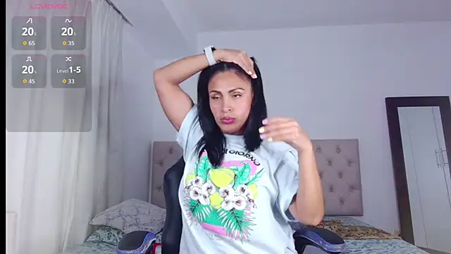 Snapshot of ms_freyax chatting on 09-30-25, 02:05 ms freyax online show from 09-30-25, 02:05