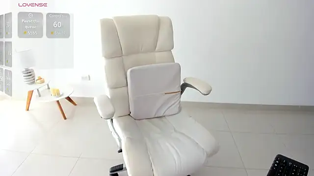 Snapshot of renata_t_ chatting on 01-22-25, 02:14 renata t online show from 01-22-25, 02:14