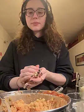 ladyturtle online show from 04-01-26, 07:33