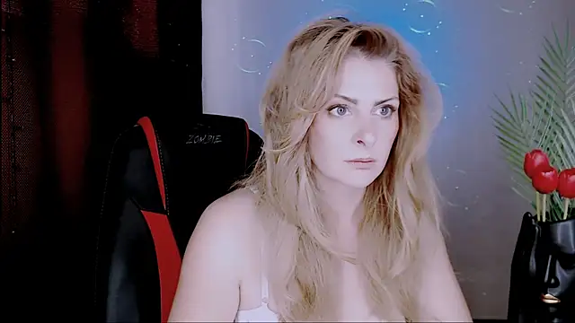 Snapshot of Eleonores chatting on 09-12-25, 05:07 Eleonores online show from 09-12-25, 05:07