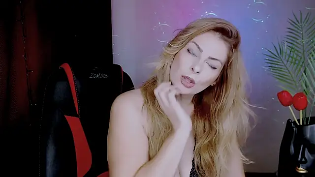 Snapshot of Eleonores chatting on 10-03-25, 05:15 Eleonores online show from 10-03-25, 05:15