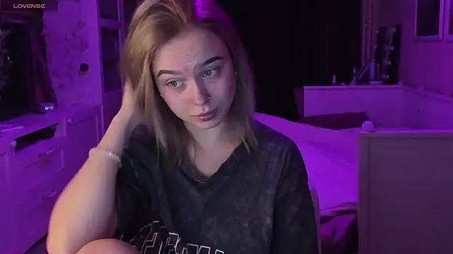 MaryDreaminess online show from 01-22-25, 05:49