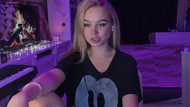 MaryDreaminess online show from 03-09-25, 10:52