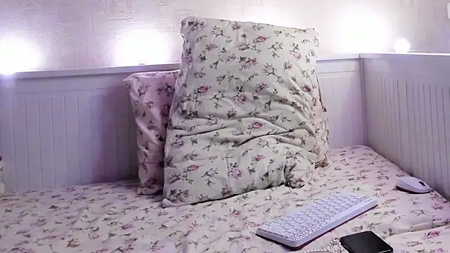 MaryDreaminess online show from 12-21-25, 08:05