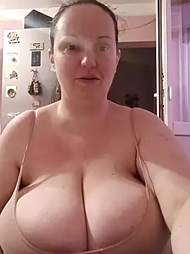 BustyLadyAlma online show from 02-26-26, 06:34