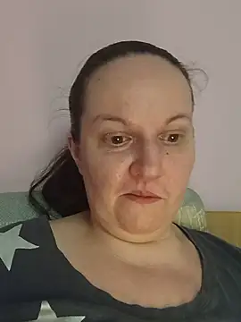 Snapshot of BustyLadyAlma chatting on 06-21-26, 06:38 BustyLadyAlma online show from 06-21-26, 06:38