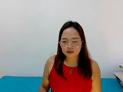 BURBERRY69 online show from 04-01-26, 08:04