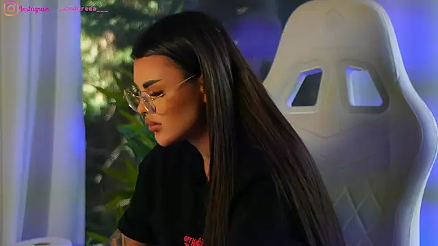 Snapshot of perfectt33n chatting on 01-23-25, 10:22 perfectt33n online show from 01-23-25, 10:22