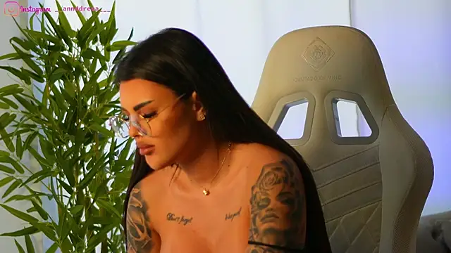 Snapshot of perfectt33n chatting on 02-14-25, 10:07 perfectt33n online show from 02-14-25, 10:07