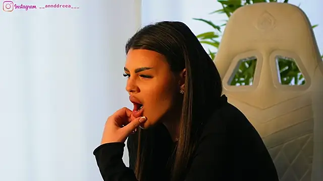 Snapshot of perfectt33n chatting on 02-20-25, 09:33 perfectt33n online show from 02-20-25, 09:33