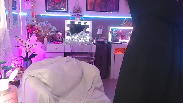 Snapshot of misscectito13 chatting on 03-13-25, 03:06 misscectito13 online show from 03-13-25, 03:06