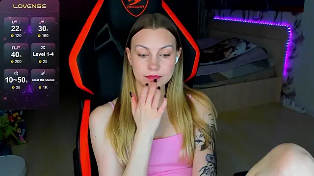 BiMolly online show from 02-28-26, 01:12