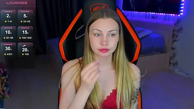 BiMolly online show from 06-18-26, 06:34