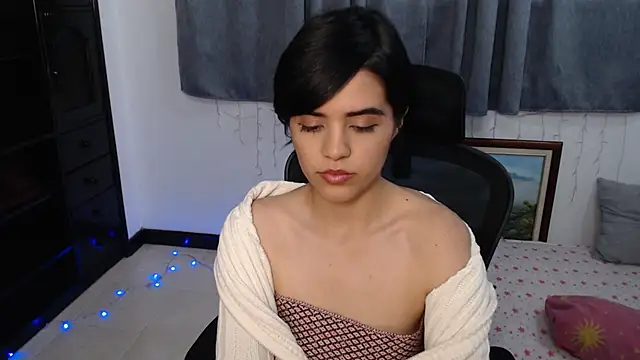 Snapshot of mia_collins_x chatting on 05-31-26, 01:58 mia collins x online show from 05-31-26, 01:58